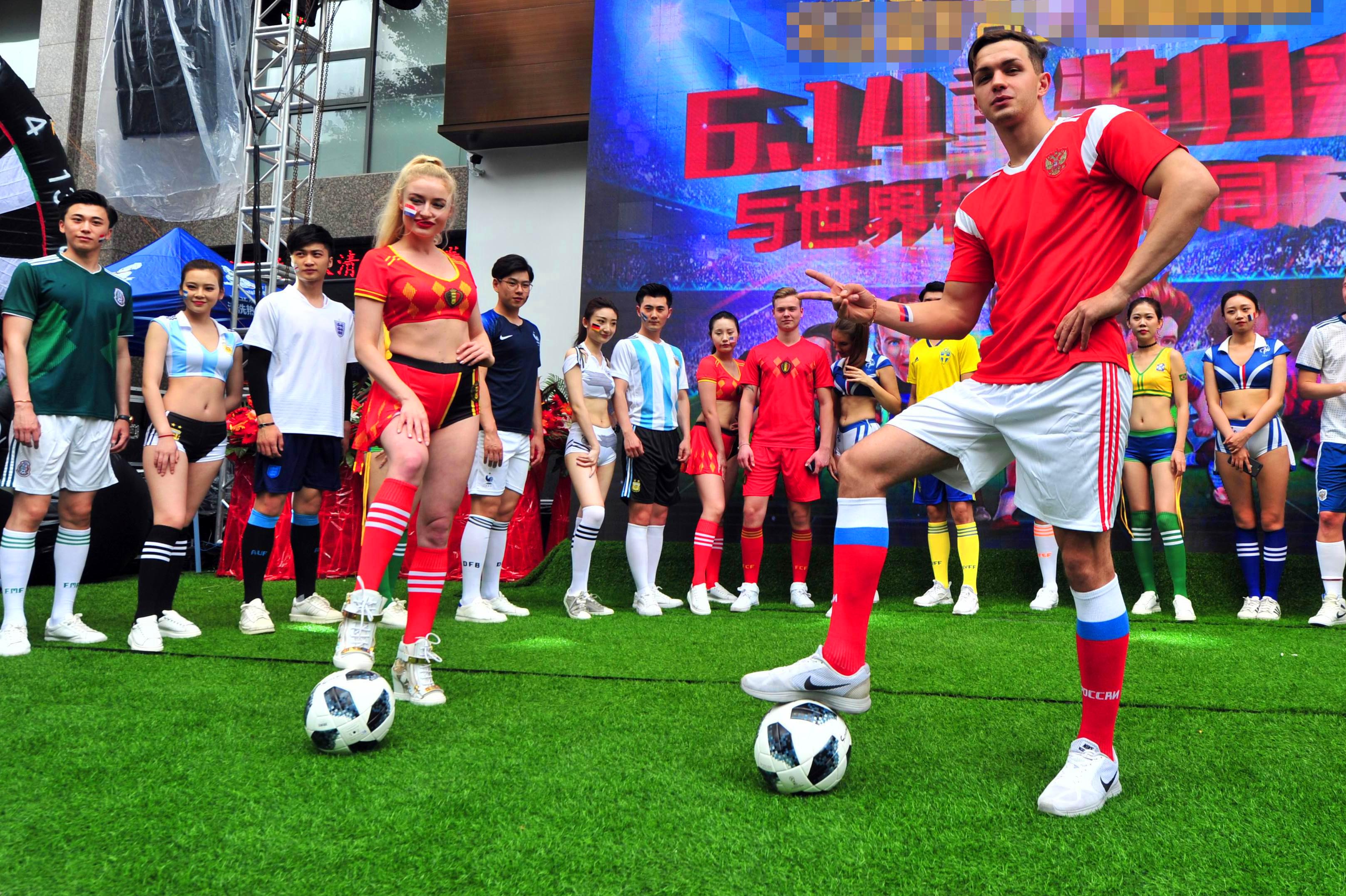 与迈克尔
