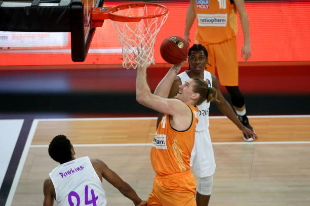 的高效反击 的高效反击