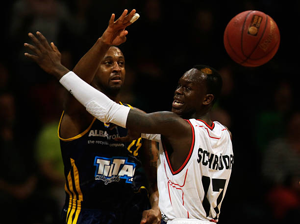 员密集配合 员密集配合